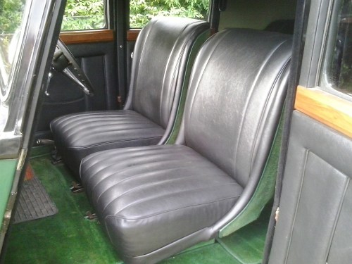 Bucket seats are smart and comfortable.